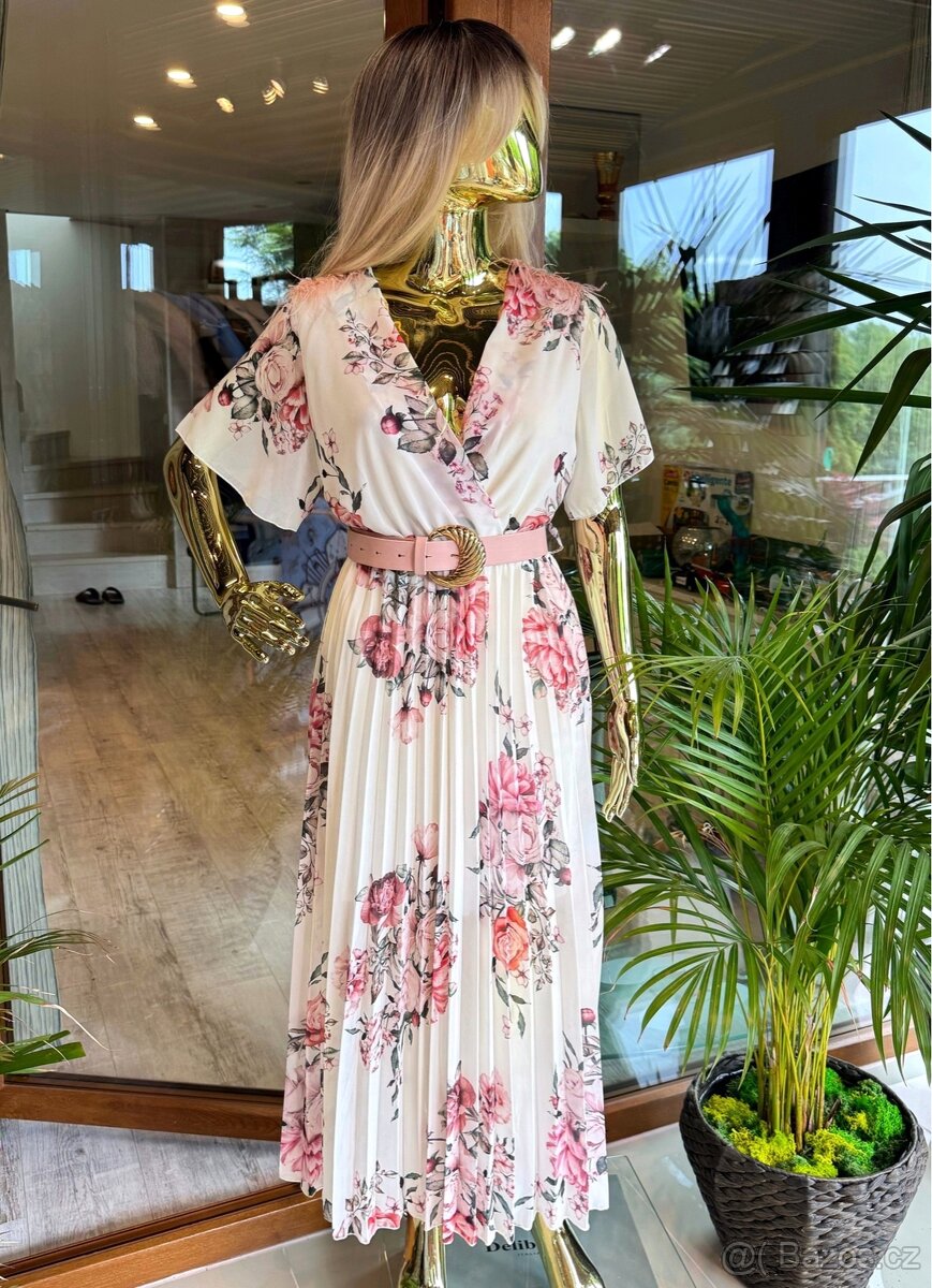 Elegantní letní dlouhé šaty s peří