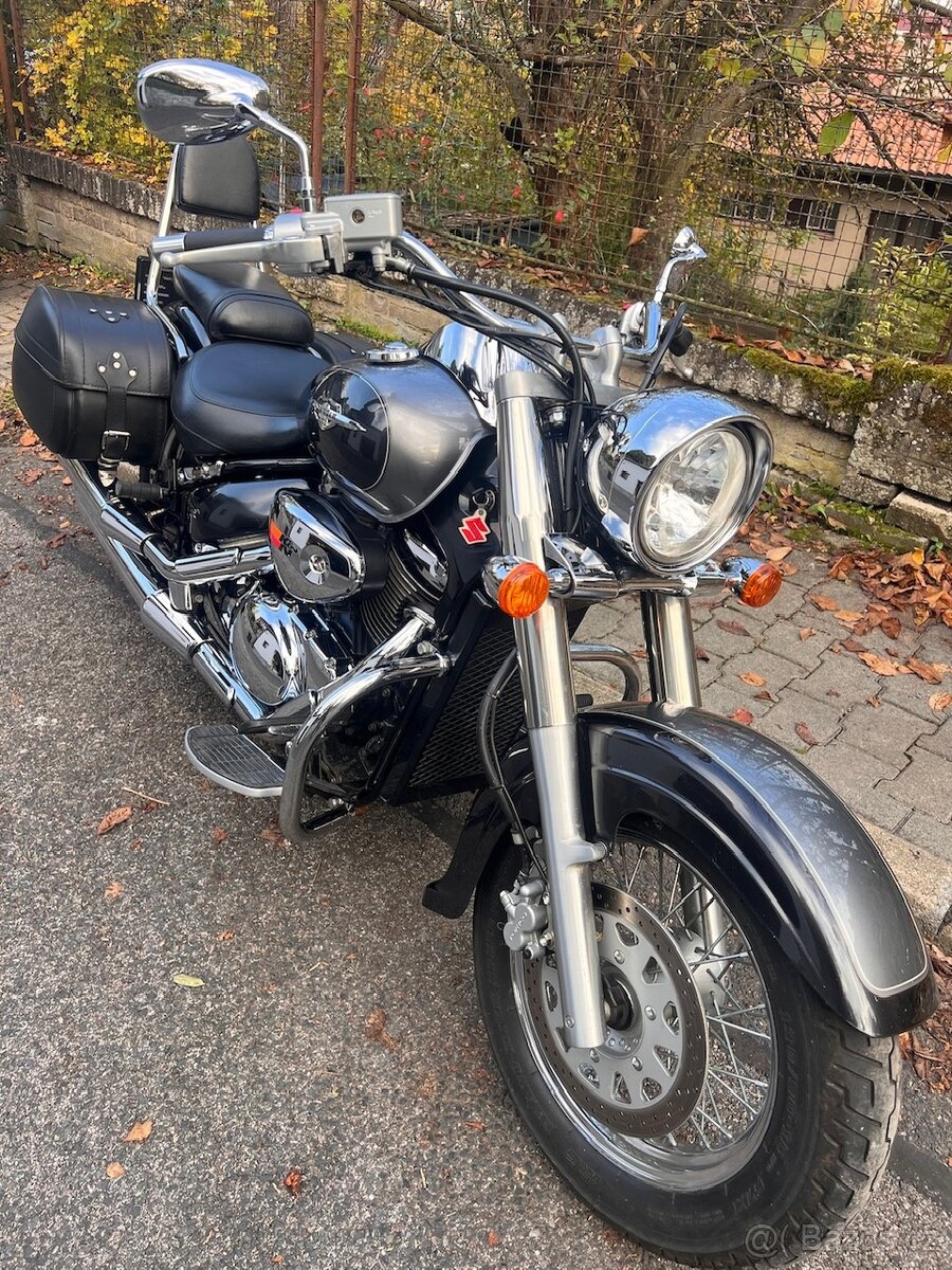 Suzuki Intruder C800