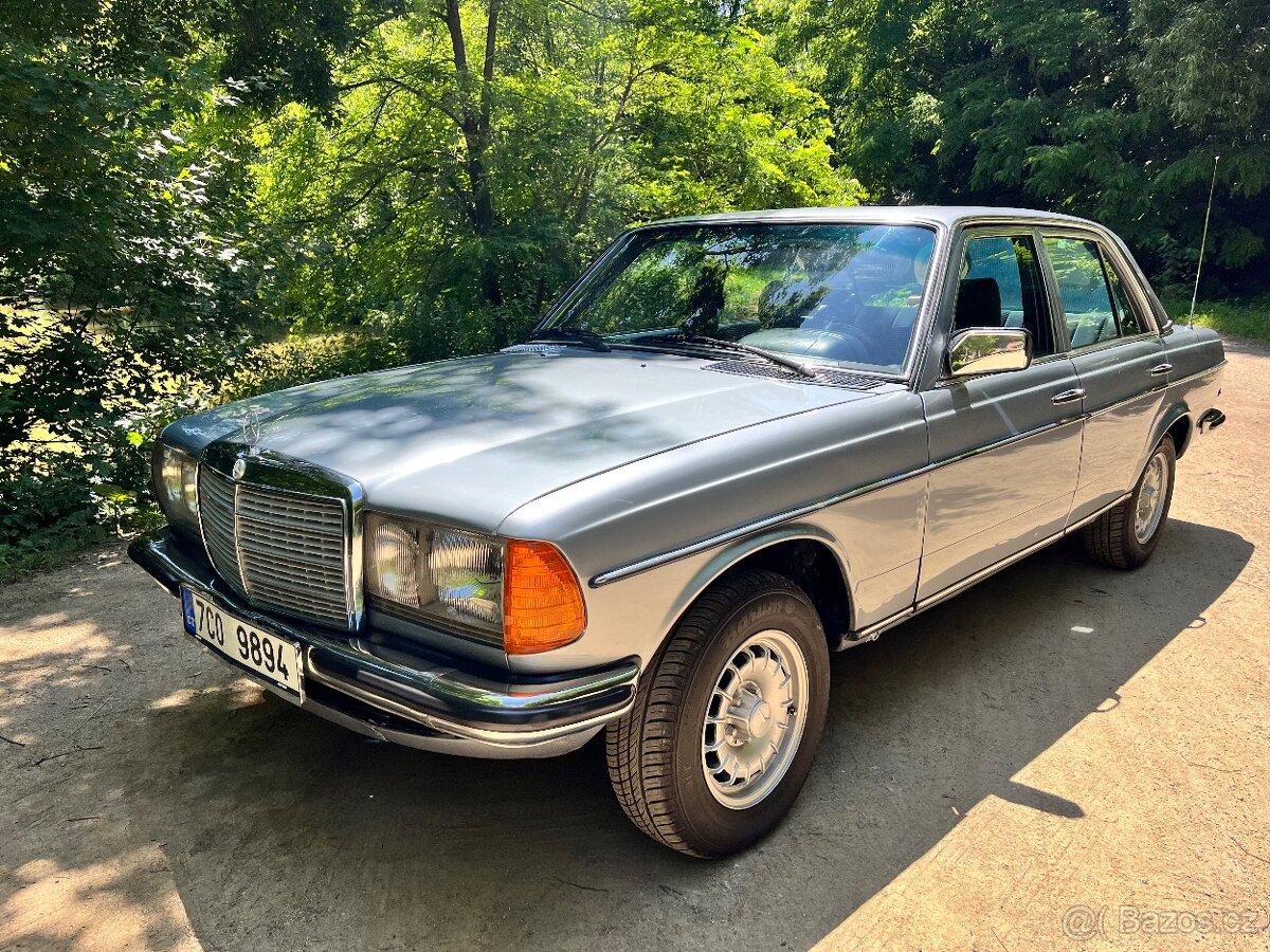 Mercedes-Benz W123 LUX 280E MANUÁL