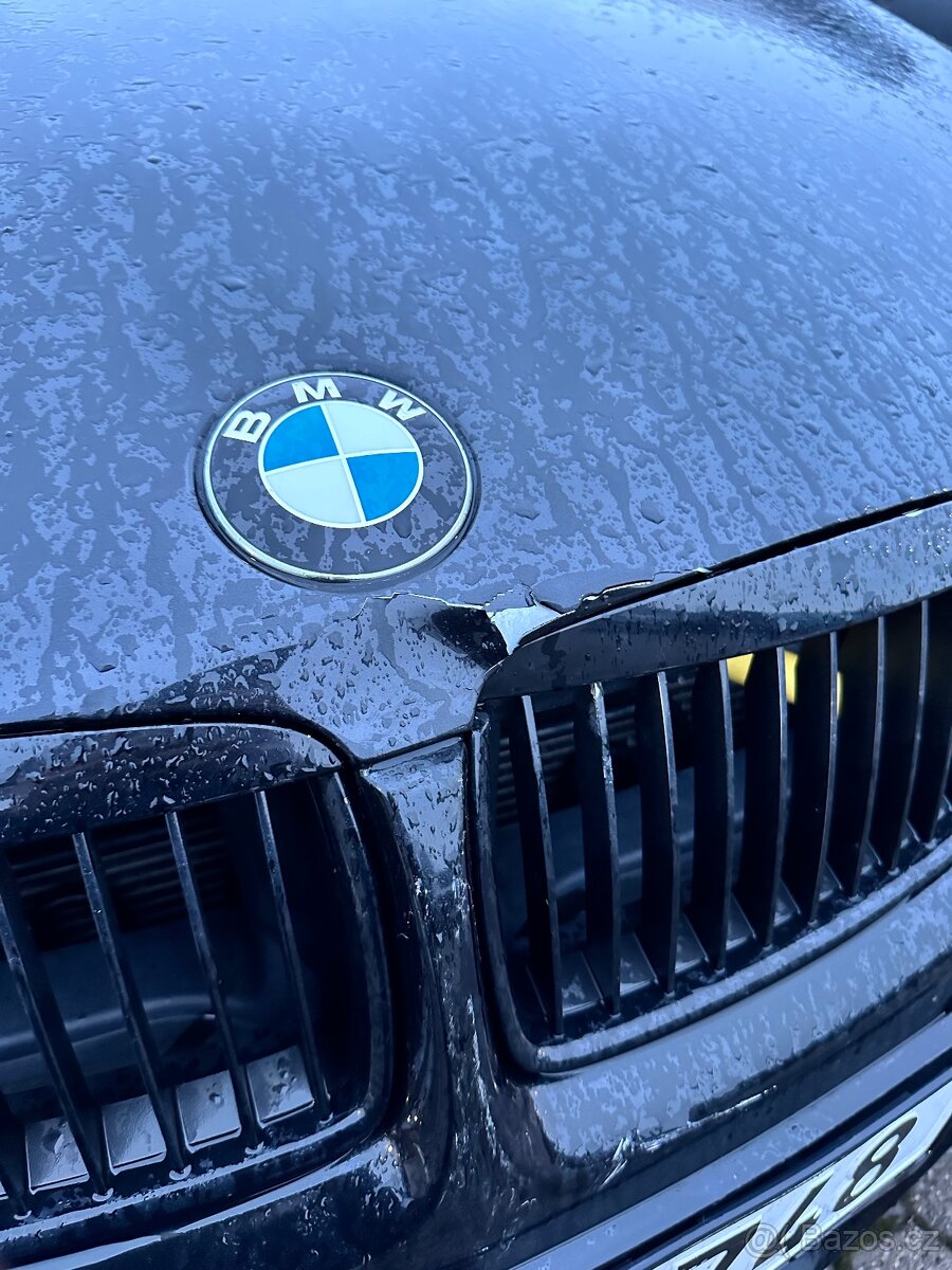 Prodám bouranou kapotu a nárazník z BMW E91 – vhodné na opra