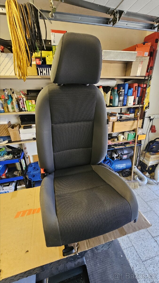 Sedadla Touran, airbagy, výhřev, kabeláž 1T3