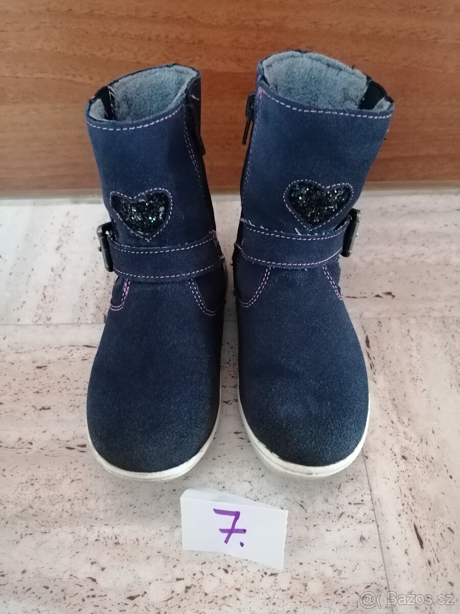 Semišové kozačky, velikost 28