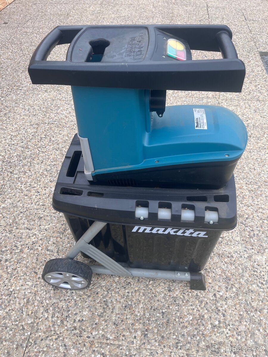MAKITA Drtič větví elektrický UD2500