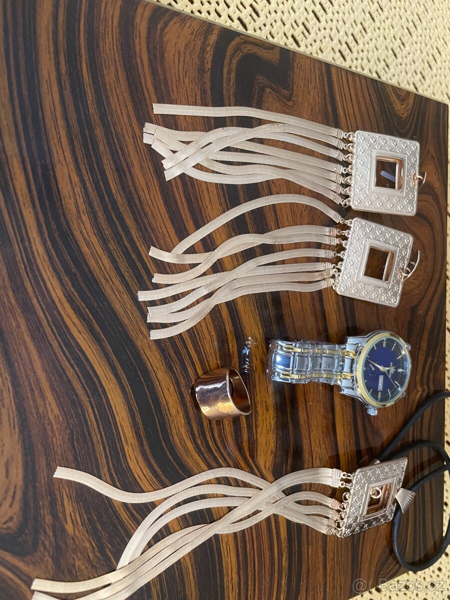 Prodám náramkové hodinky za 1500 korun, včetně pozlacených n