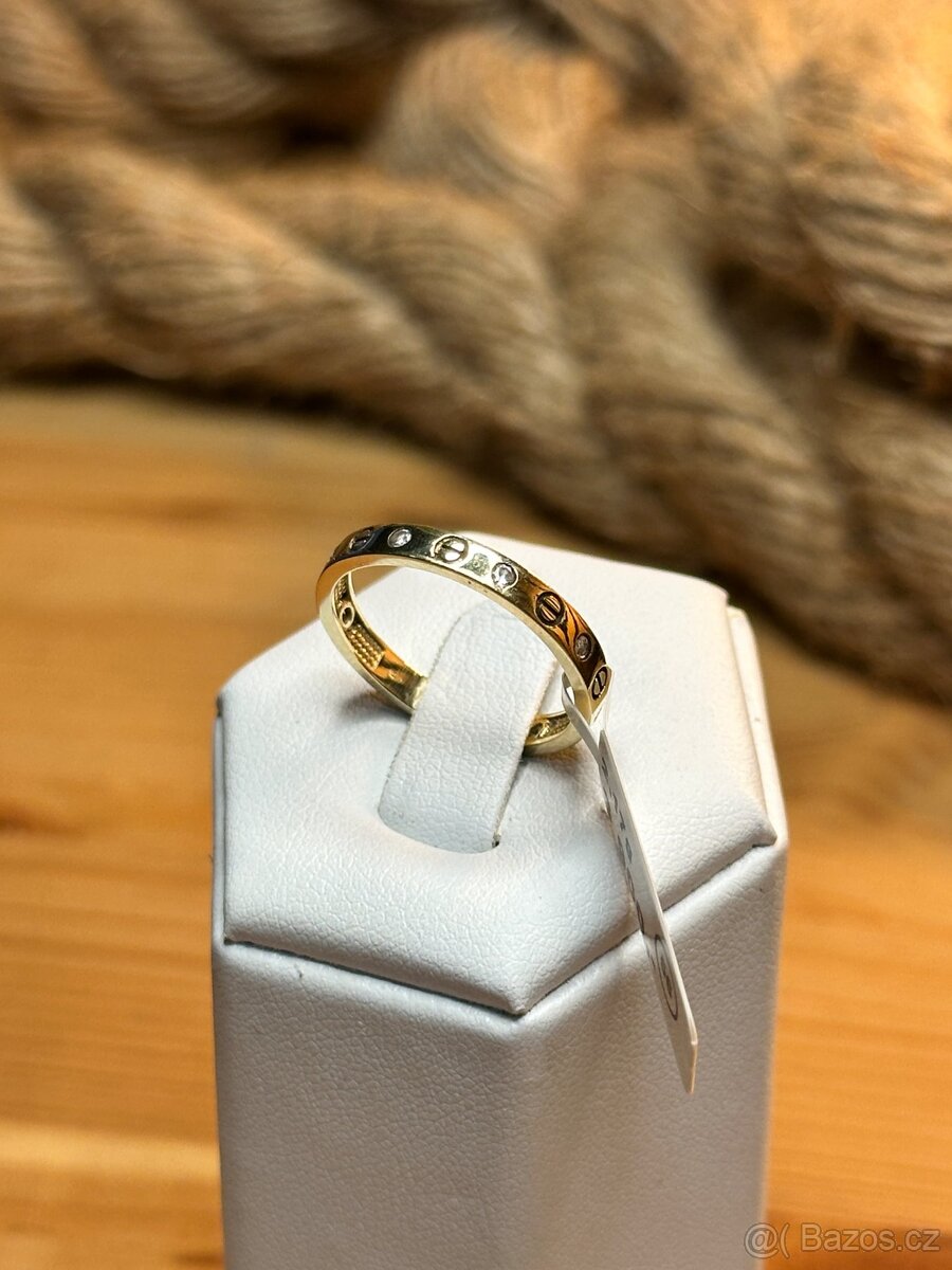 Zlatý prsten  2,17g