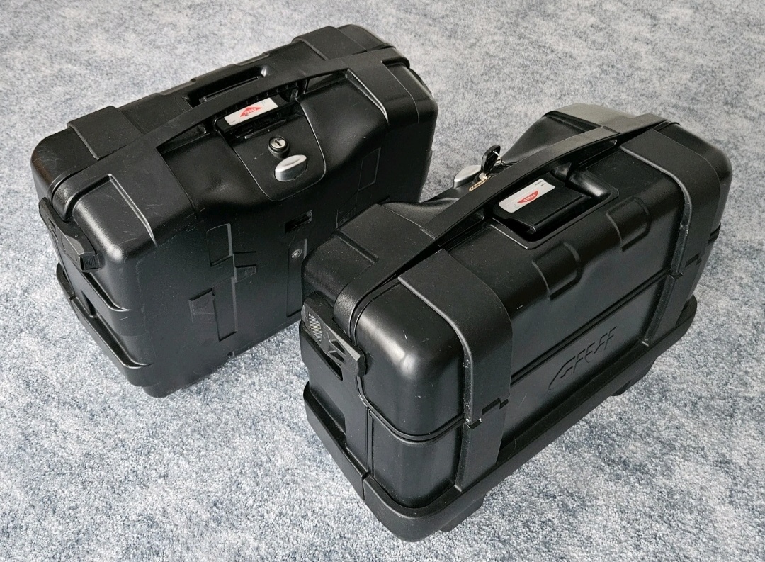 Givi monokey trk 33 Trekker boční kufry