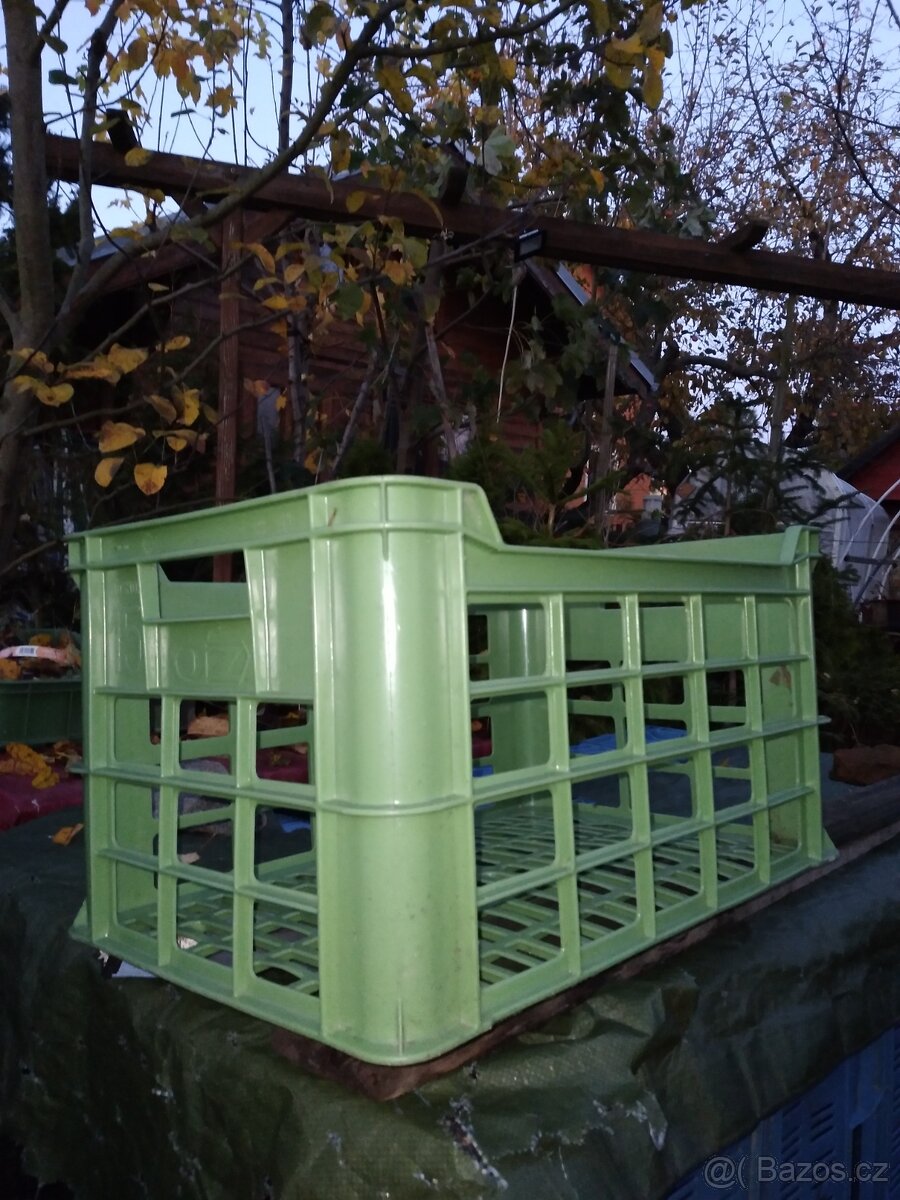 Plastové přepravky zelené 600x400x320mm