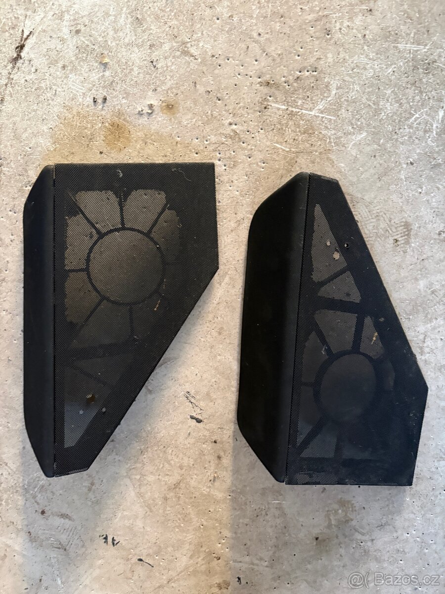 Mřížky reproduktorů do zadního plata Mercedes W124