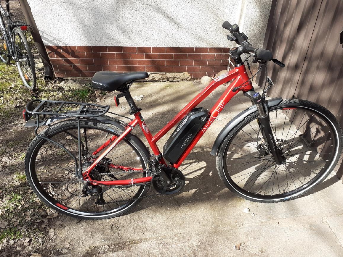 Dámské lehké elektrokolo APACHE.