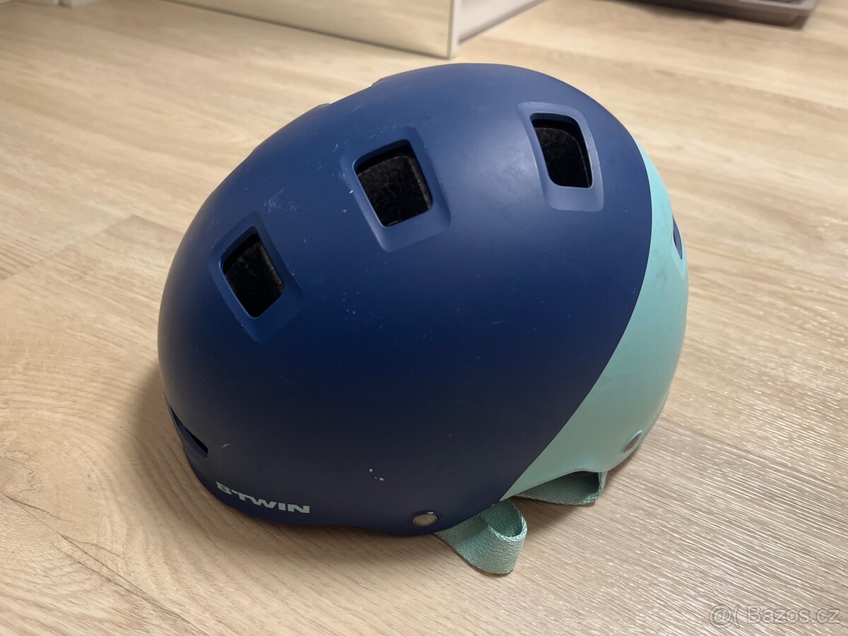 Dětská helma BTWIN