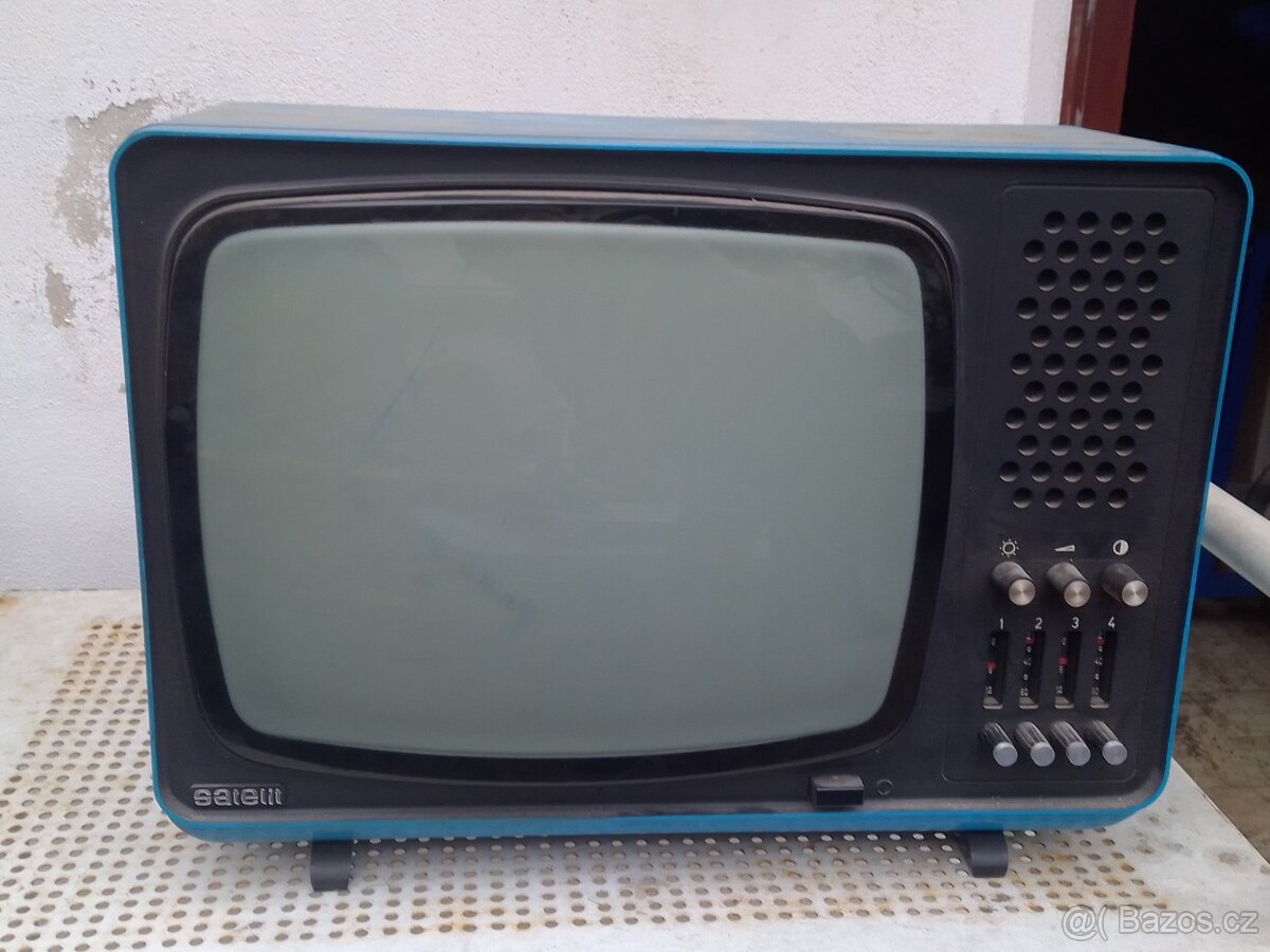 Retro čb televize.