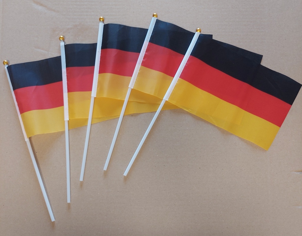 Sada německých vlajek + paruka