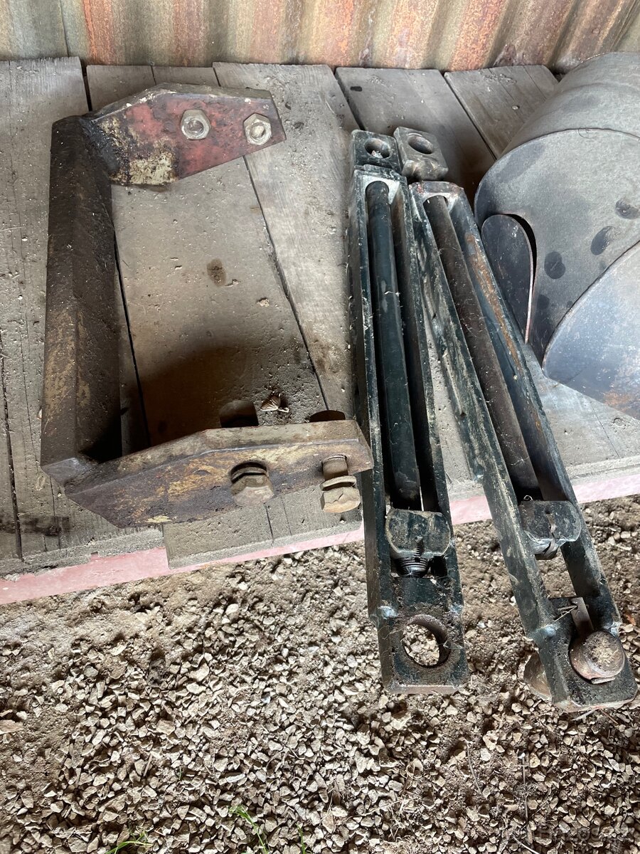 Táhla a spodní lišta závěsu na zetor - 8011