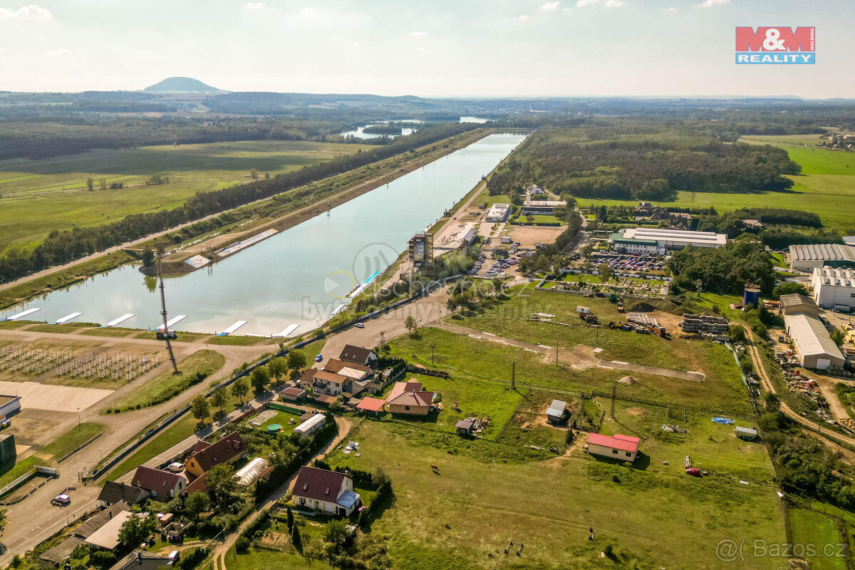 Prodej pozemku k bydlení, 986 m², Račice