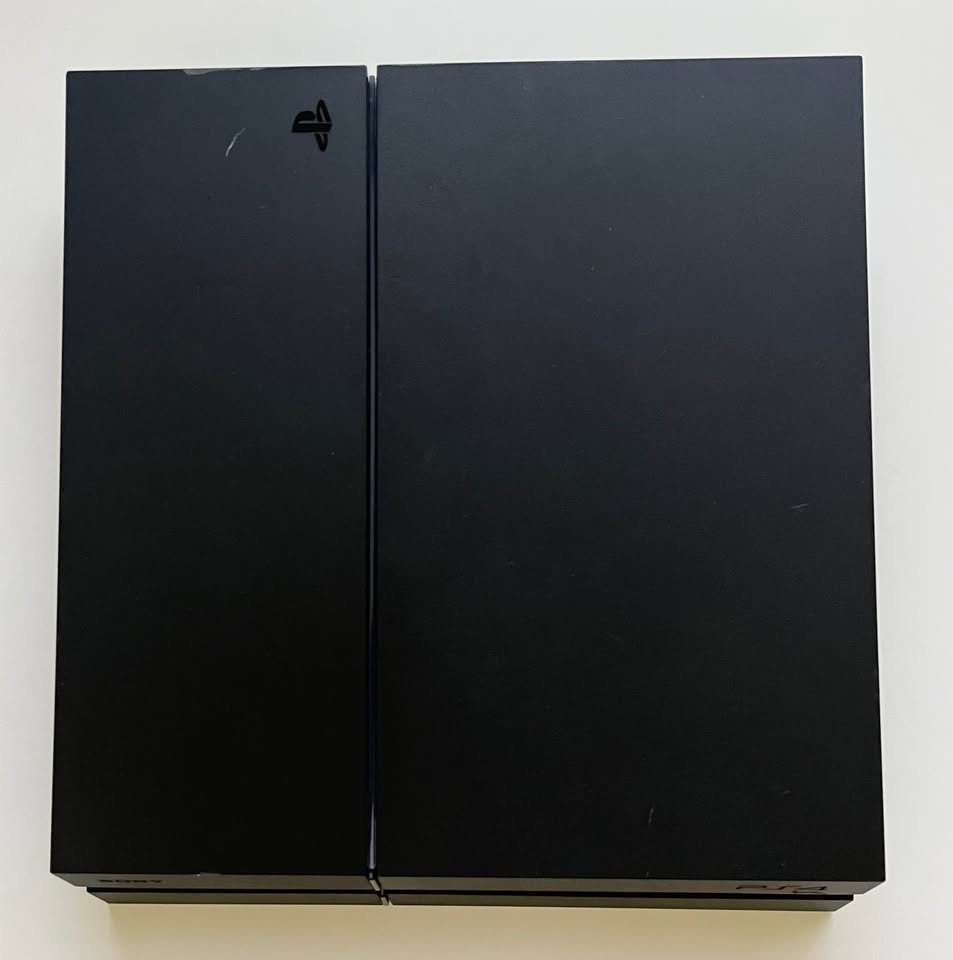 Sony PlayStation 4 / PS4 FAT 1TB (MODEL CUH-1216B)