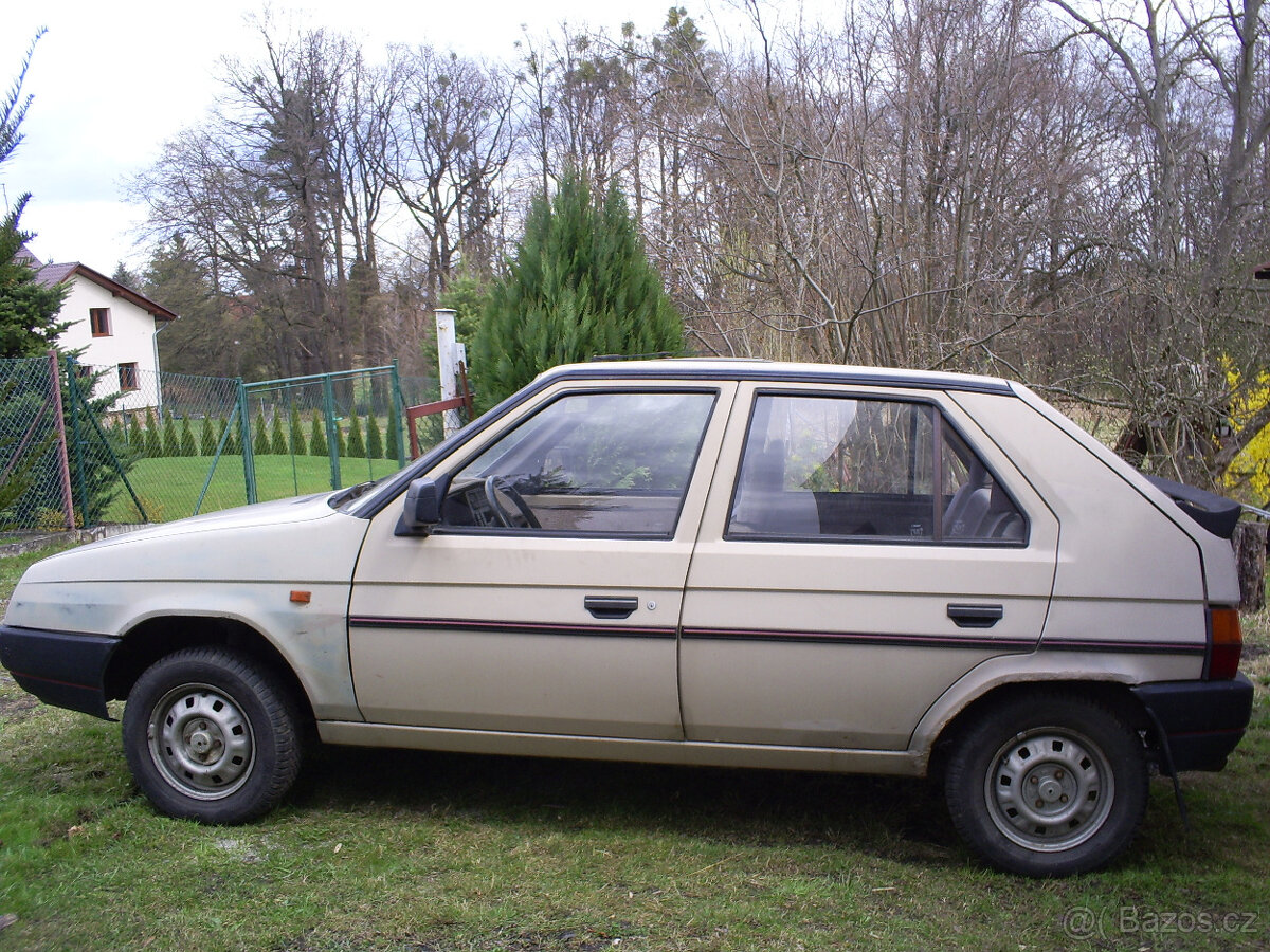 ŠKODA FAVORIT 136L