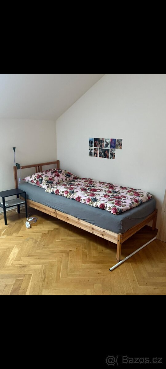 Postel s matraci