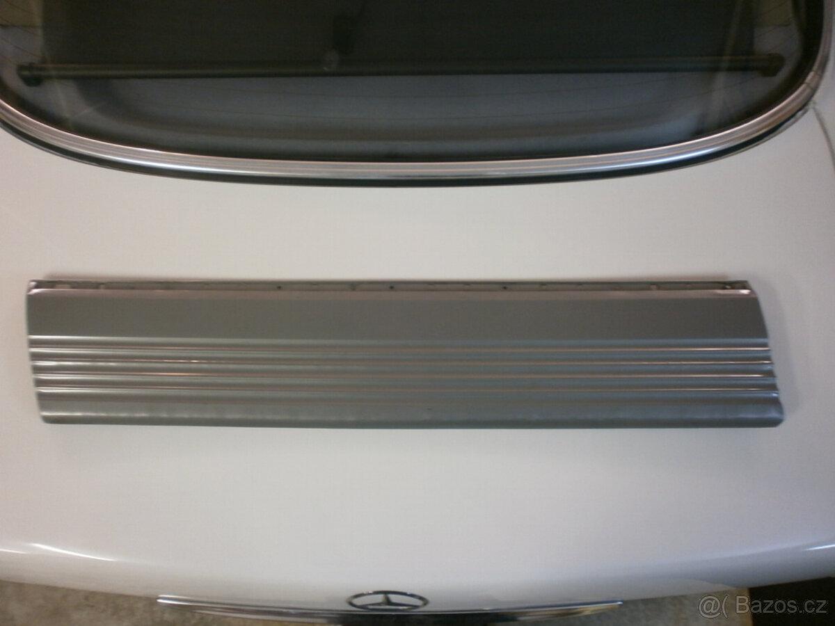 Mercedes W126 r. 79-85 - plastový kryt řidičových dveří