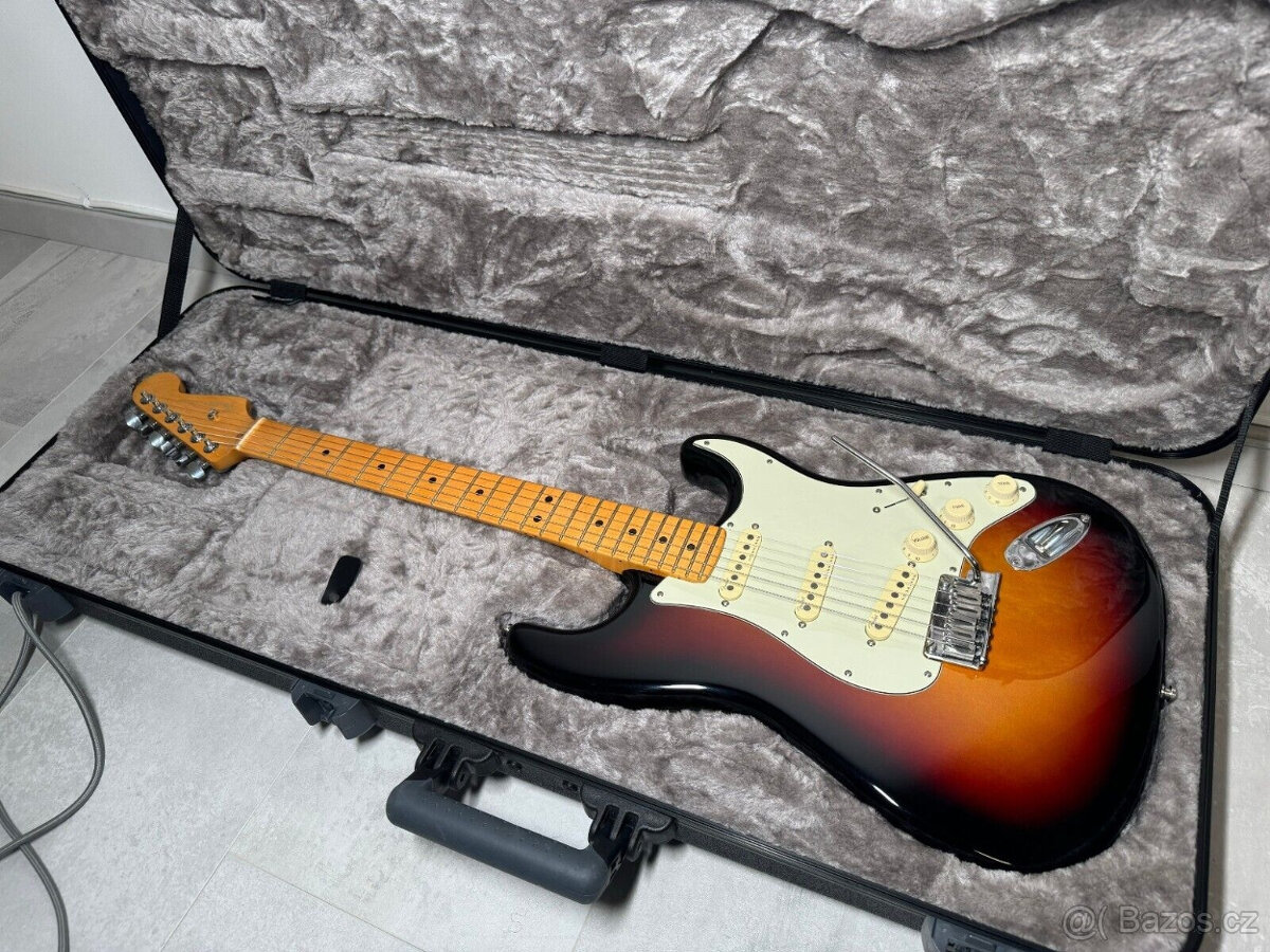 Součástí balení je kufr pro kytaru Fender American Ultra Str