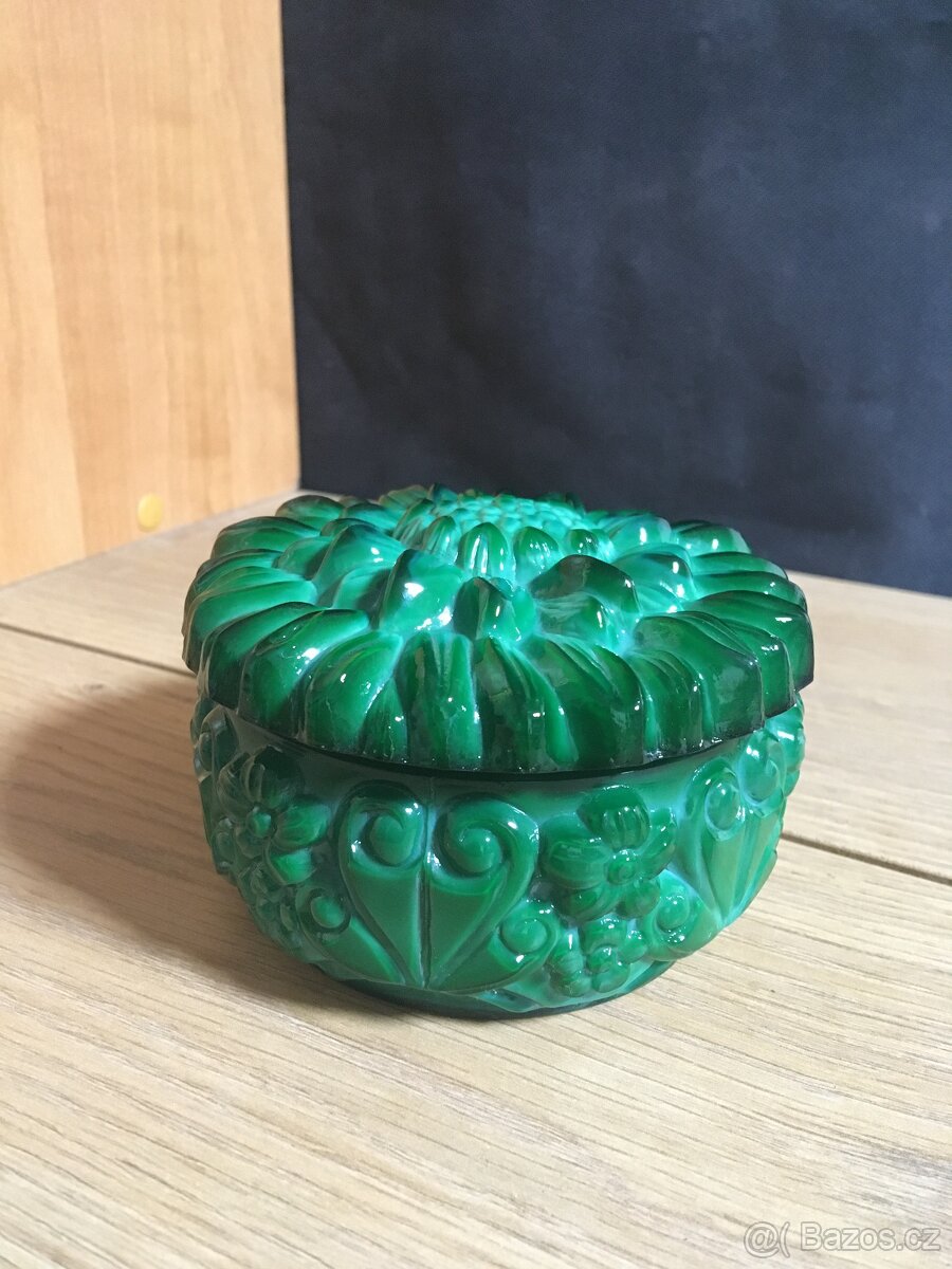 Malachitová dózička