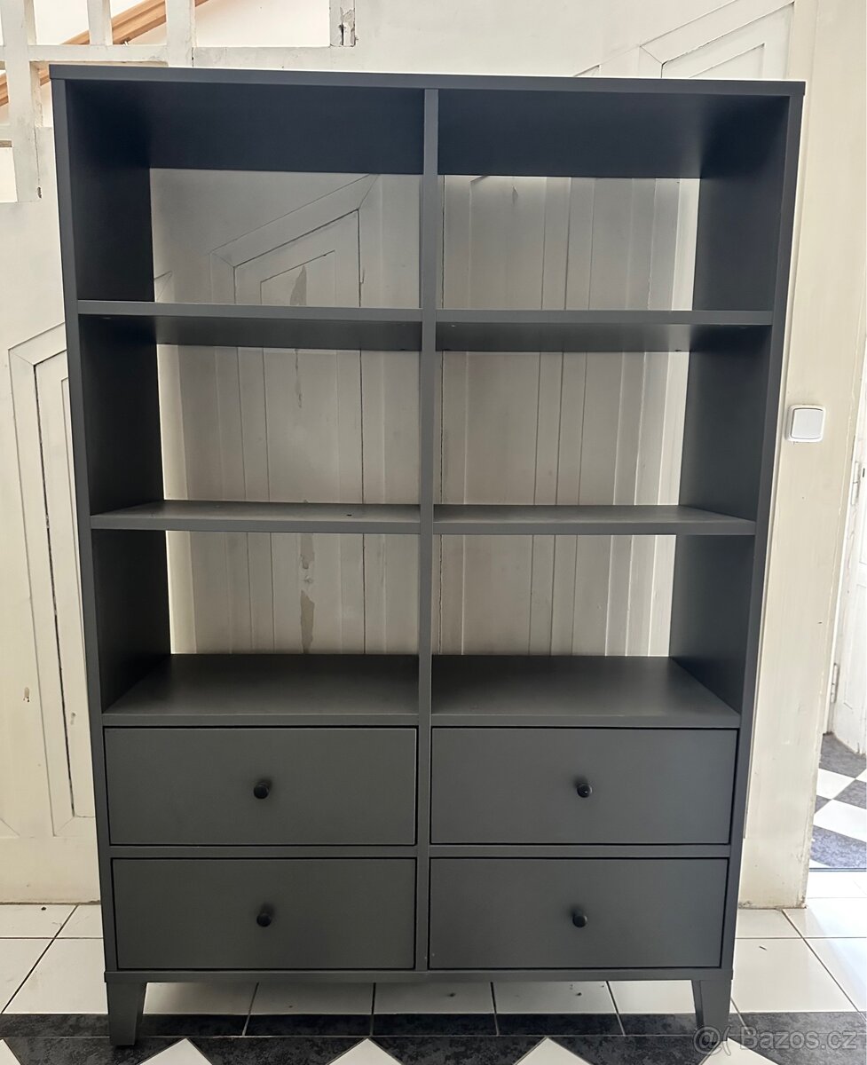 Knihovna se šuplíky IKEA