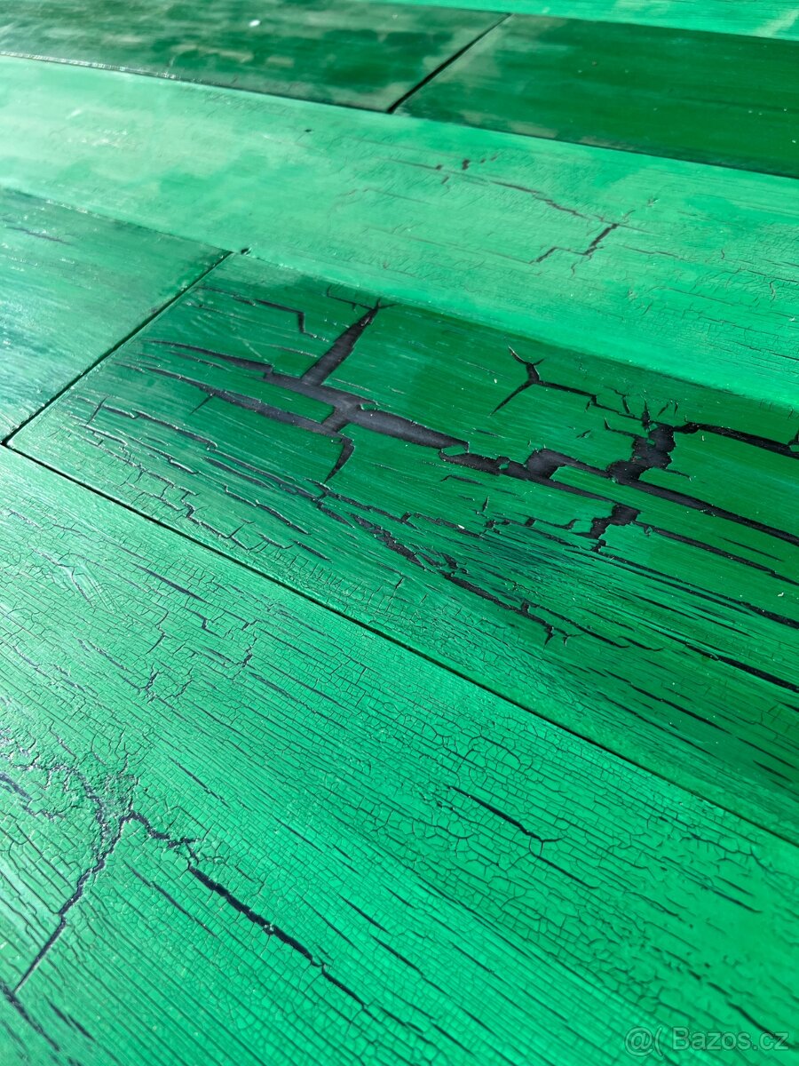 Levný dřevěný obklad Zpuchřelá barva - vintage zelená