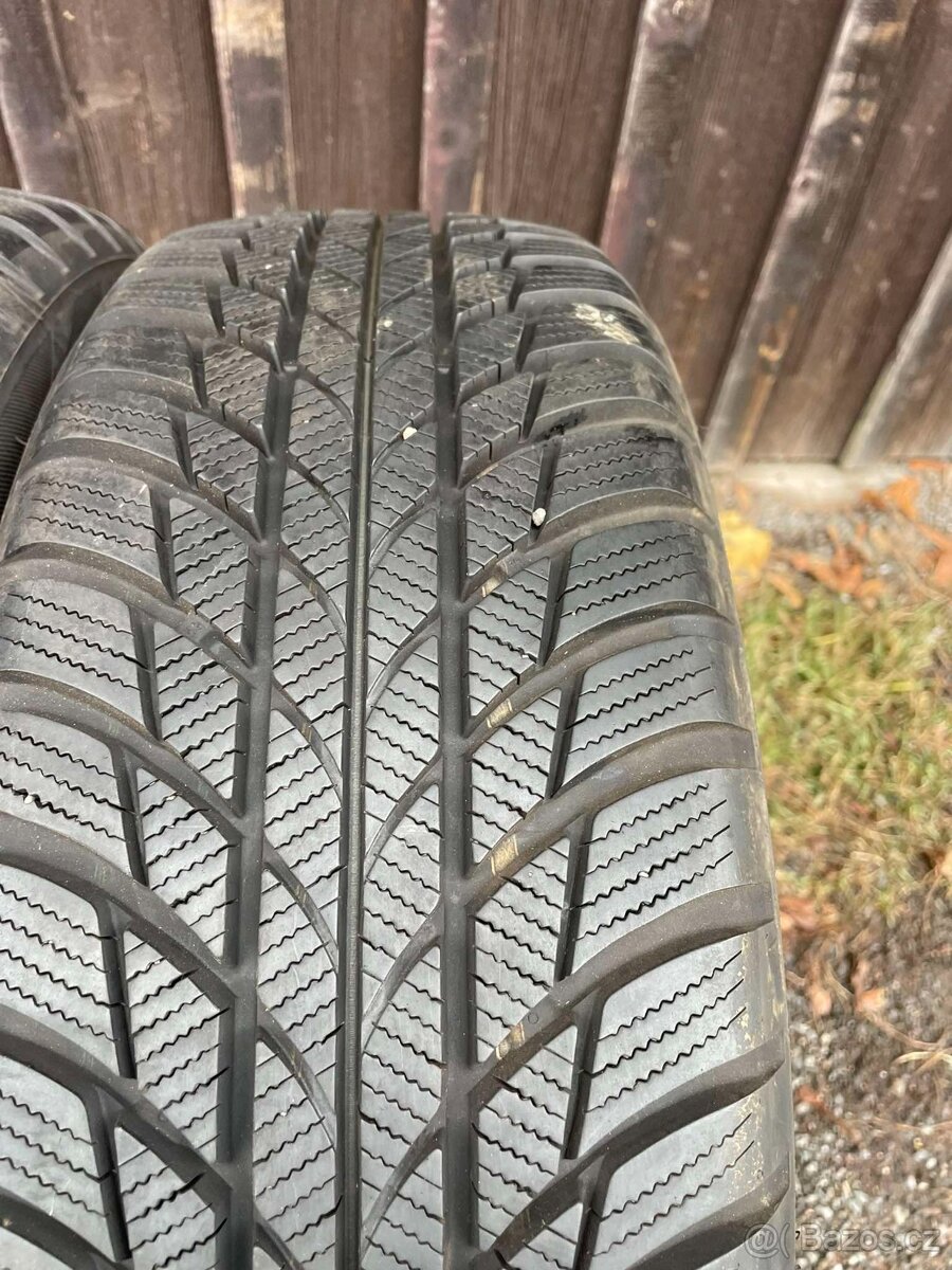 Zimní pneu Bridgestone 185/60 R16 86H vzorek 80-90%