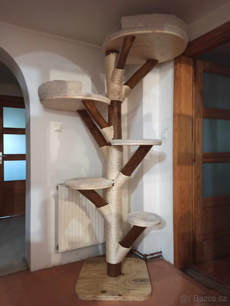 Kočičí strom / škrabadlo pro kočky / kočka
