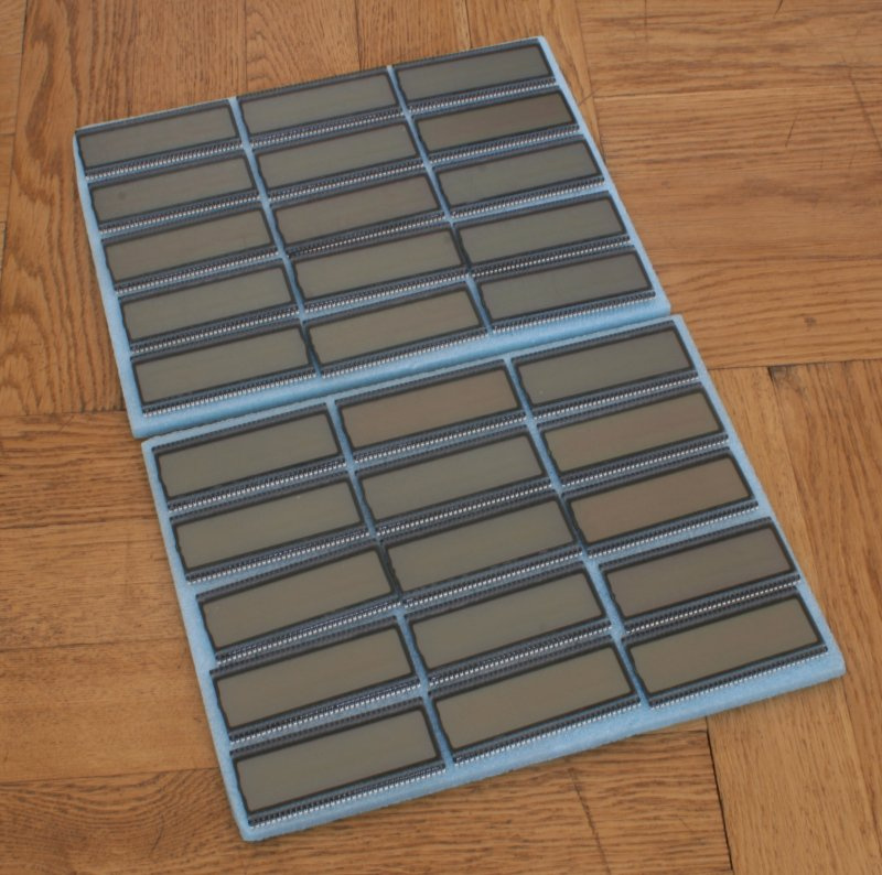 sada 30 kusů LCD displejů pro Arduino a vysílačky