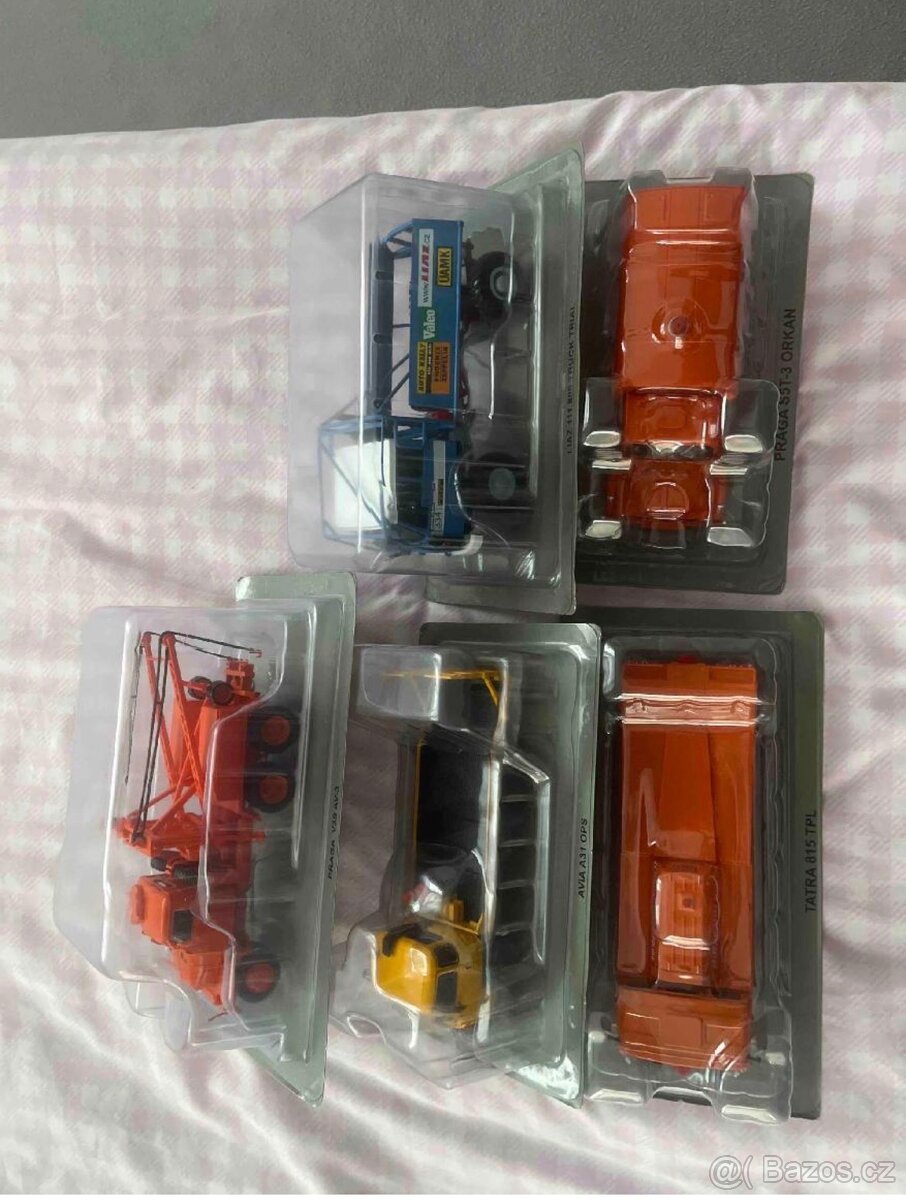 ..Nákladní auta DeAgostiny