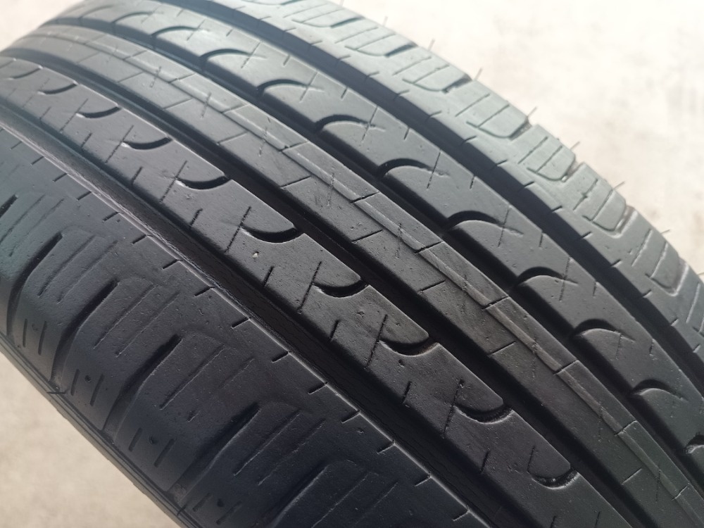 215/60 R17 GOODYEAR (4618)