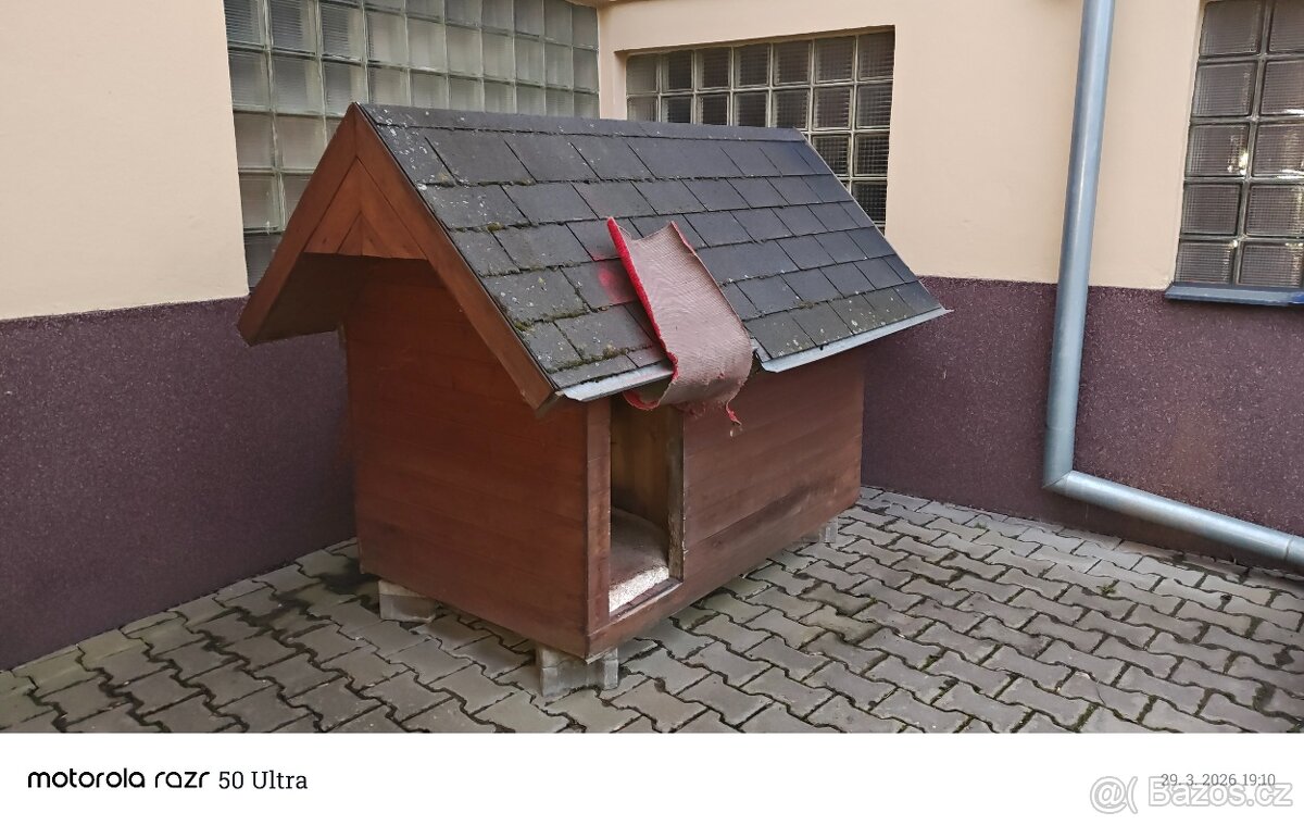 Zateplená psí bouda