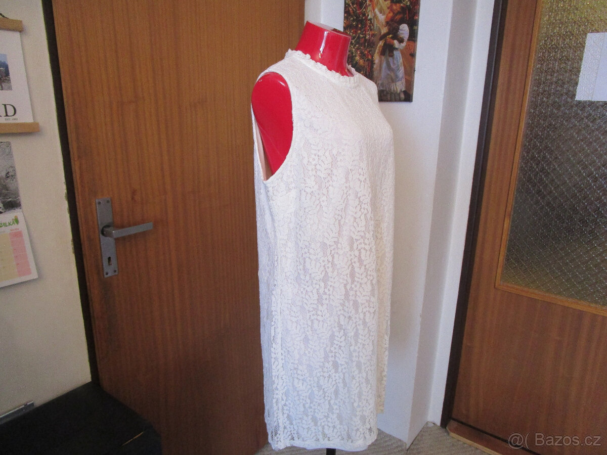 Velmi pěkné bílé elast. šaty, bez rukávů, vel. 44, z C&A