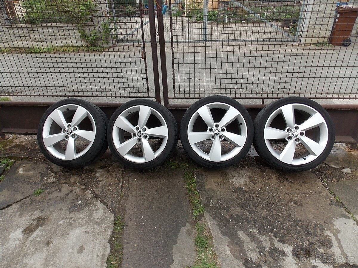 Letní sada ALU KOL 215/40 R17 DUNLOP 5X100 ŠKODA, AUDI, VW