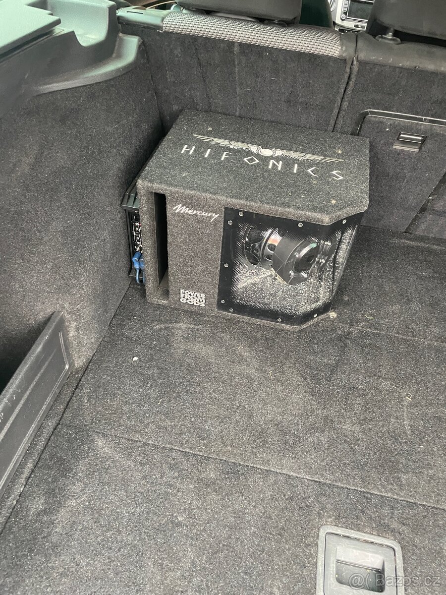 Subwoofer se zesilovačem hifonics mercury