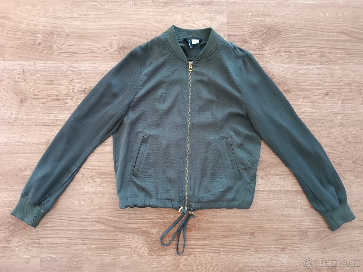 Slabounký bomber H&M