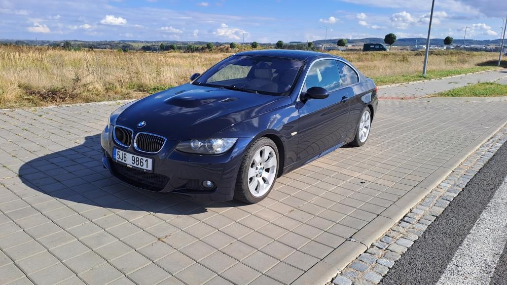 BMW 330i, E92, N52B30A, Steptronic + pádla, M paket