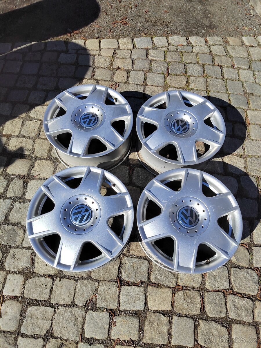 Prodám orig.alu 16 VW 5x100 ET 42 Golf 4 bora