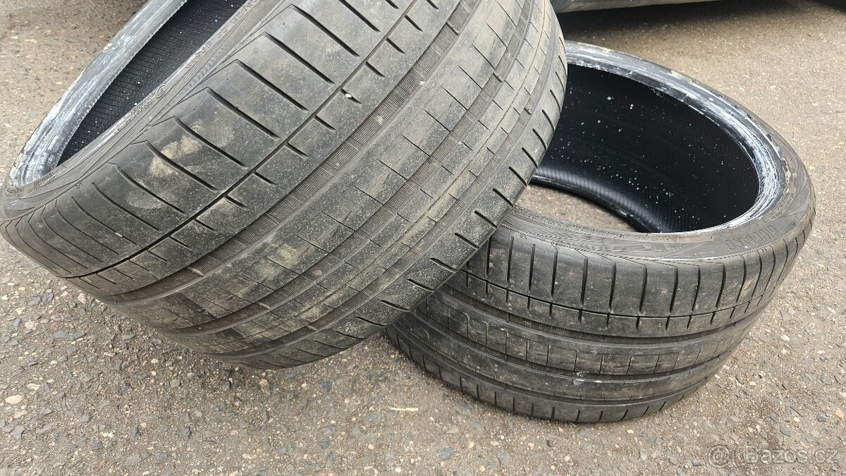 335/25R22