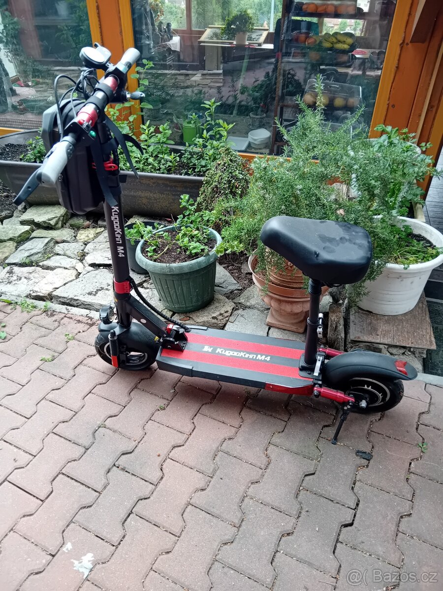 ELEKTROKOLOBĚŽKA     skládací  nepoužitá