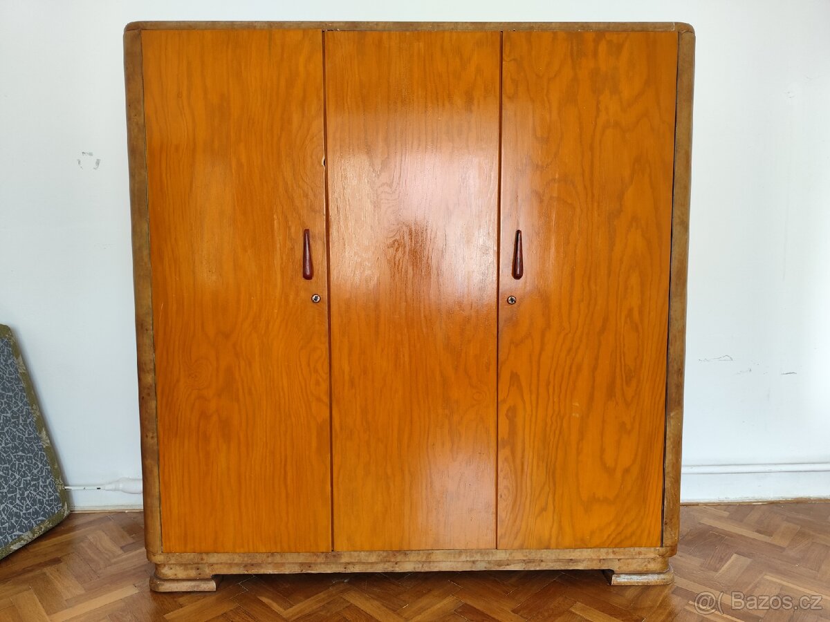 Retro šatní skříň velká