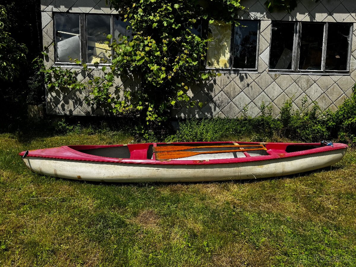 Loď canoe model Jizera