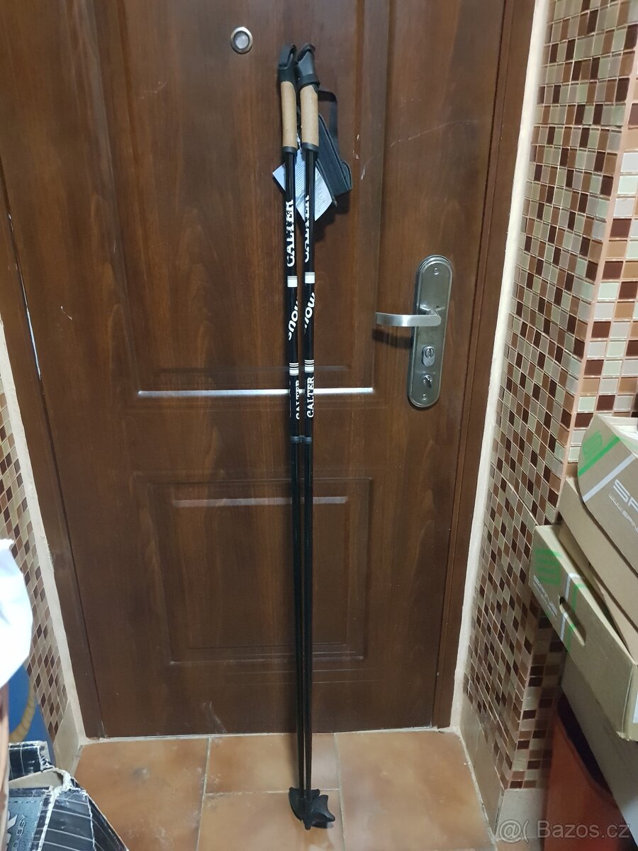 Prodám úplně nové hůlky na běžky CALTER 145cm dlouhé.