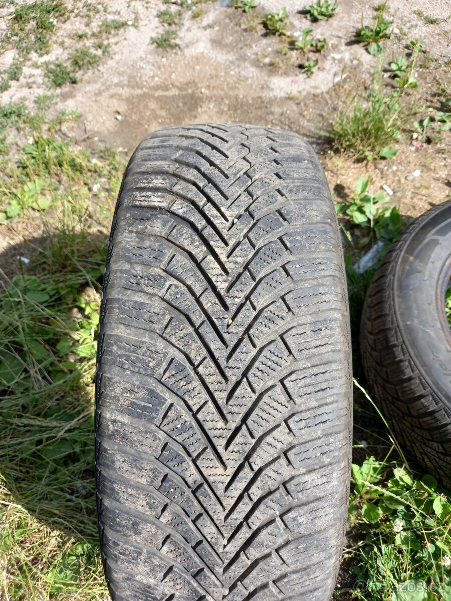 215/60R16