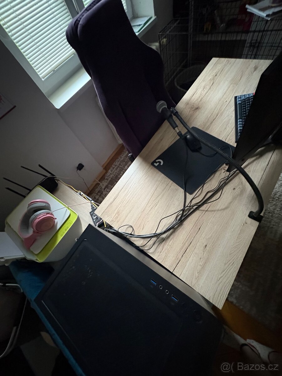 Studentský psací stul