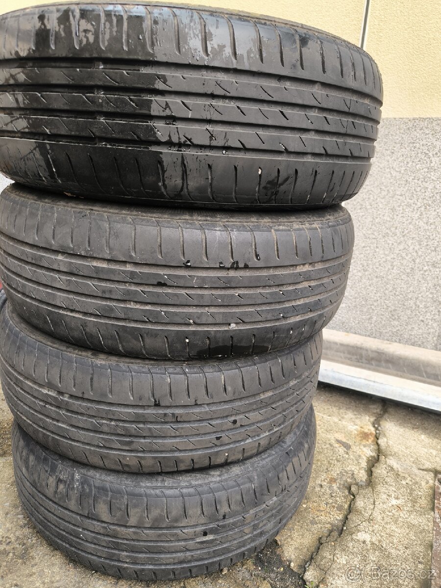 Letní Nexen 215/60 R16