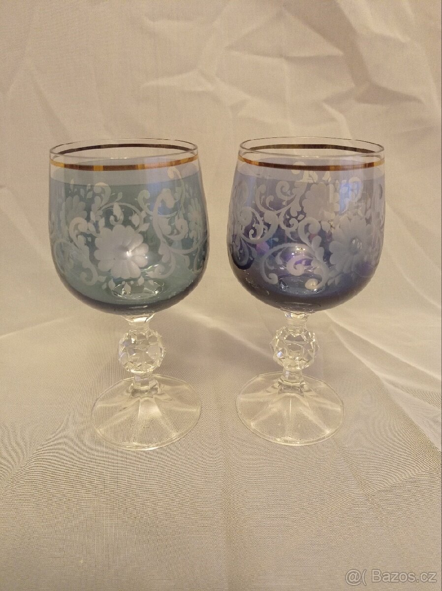 Staré skleničky na vino