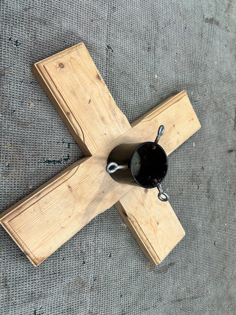 Stojánek na stromeček