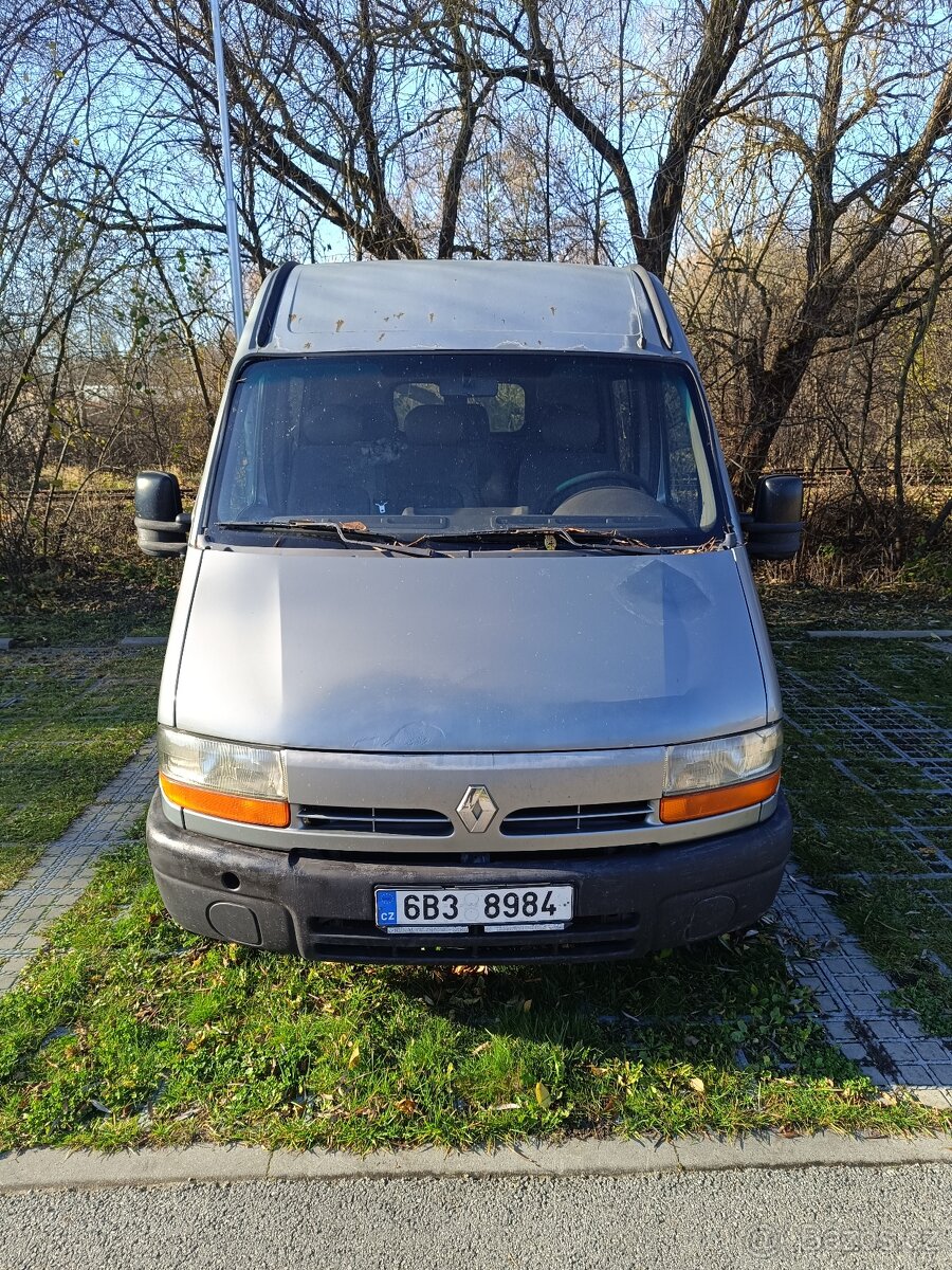 Renault master 2.2 dci L2h2 šestimístný