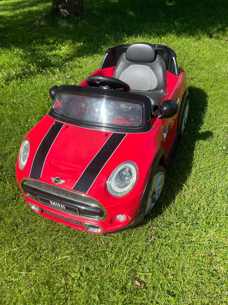 Dětské elektrické autíčko